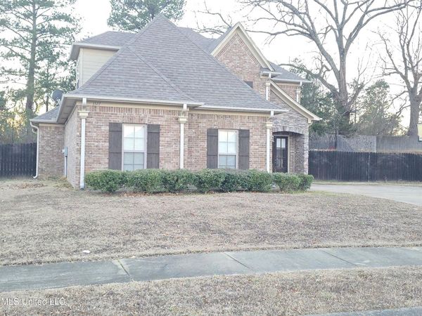 3327 Chateau Pointe Boulevard, Southaven, MS 38672