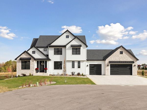 2702 Mayo Prairie Lane SW, Rochester, MN 55902