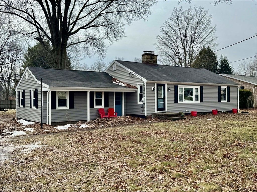 1068 Ivy Street Nw, North Canton, OH 44720 Main Photo