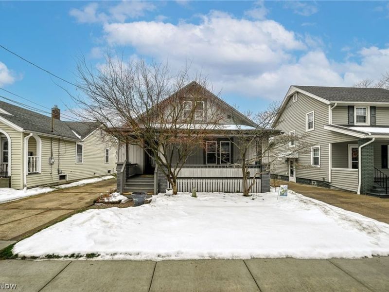 2374 Roth Drive, Cuyahoga Falls, OH 44221 Photo 2