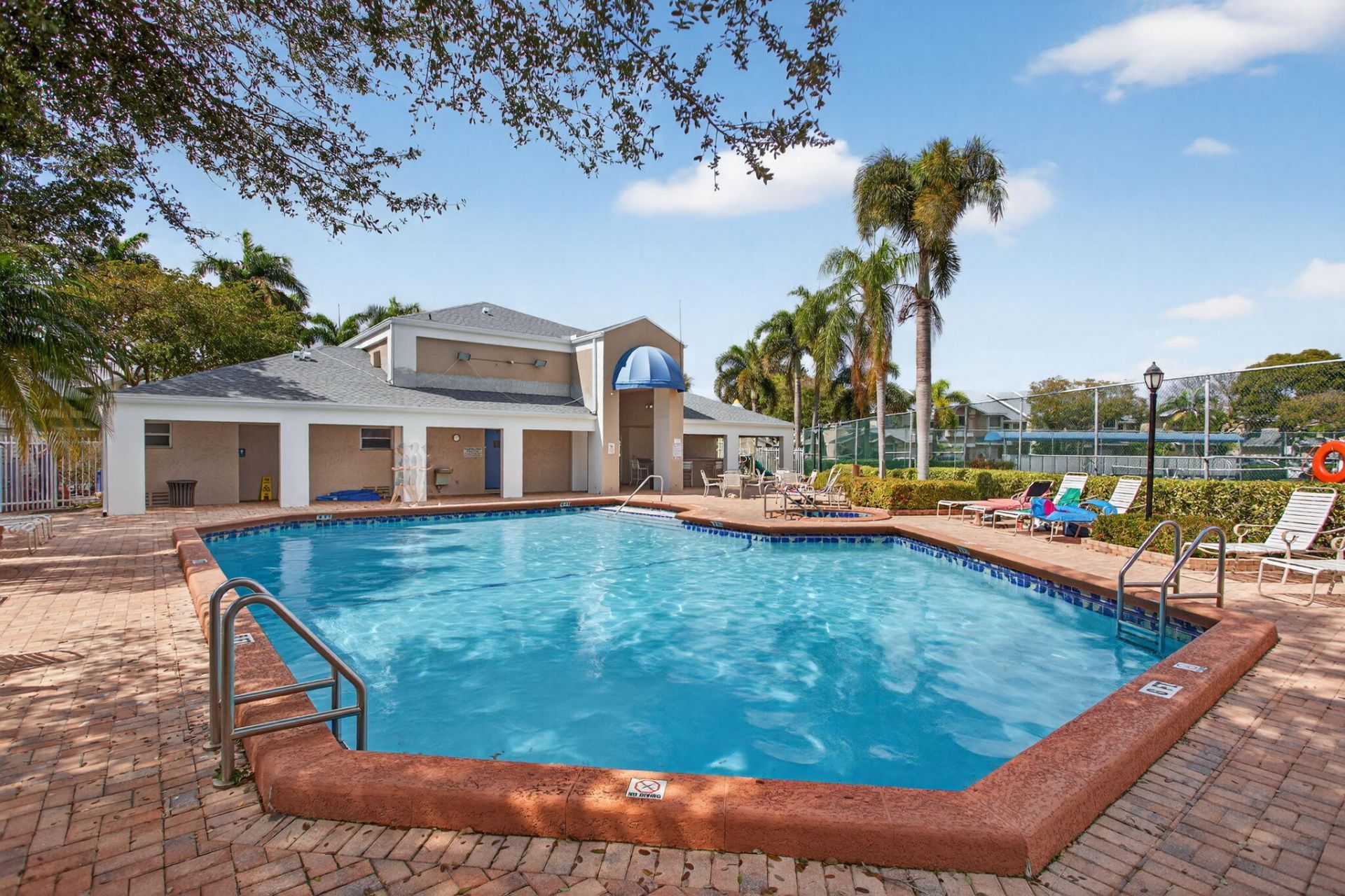 2274 Discovery Circle W, Unit 2274, Deerfield Beach, FL 33442 Photo