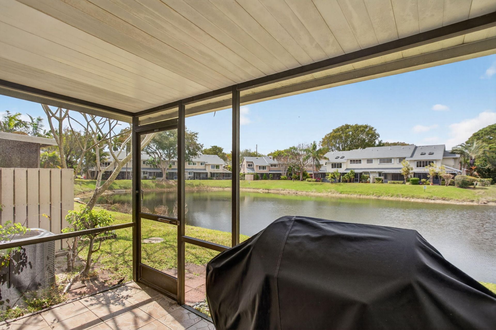 2274 Discovery Circle W, Unit 2274, Deerfield Beach, FL 33442 Photo