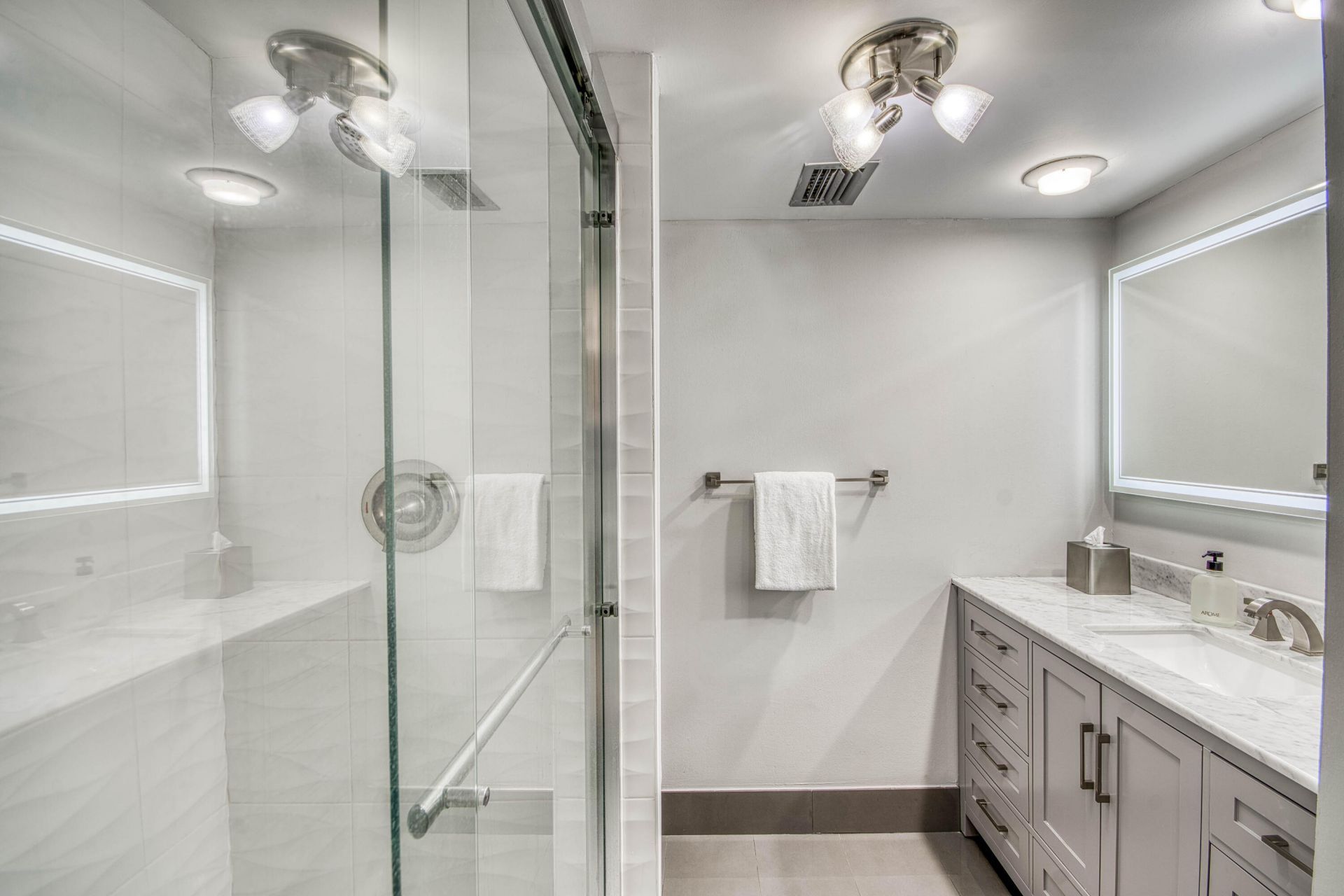 2800 N Ocean Drive, Unit B-15d, Singer Island, FL 33404 Photo