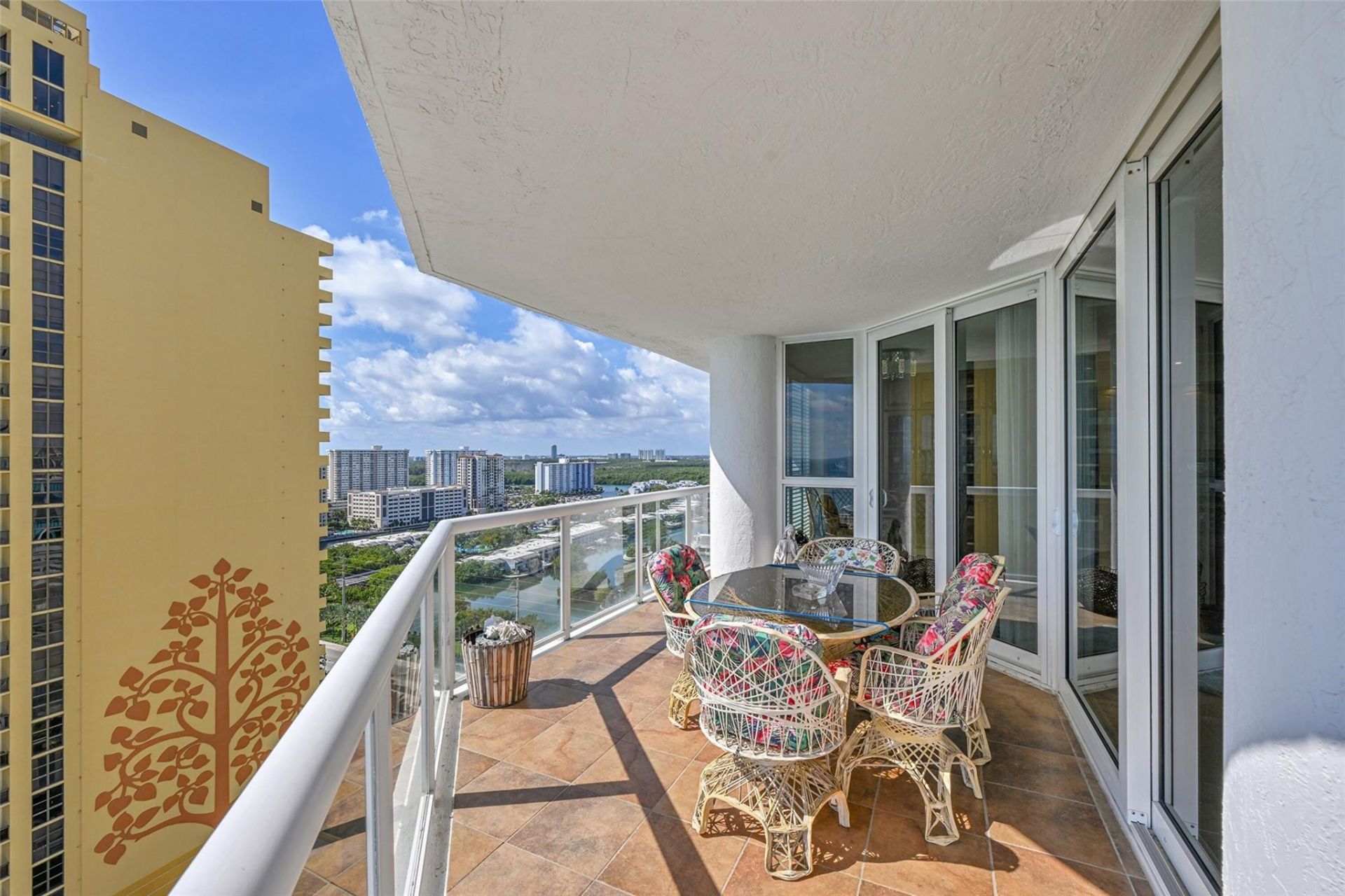 16425 Collins Avenue, Unit 2011, Sunny Isles Beach, FL 33160 Photo