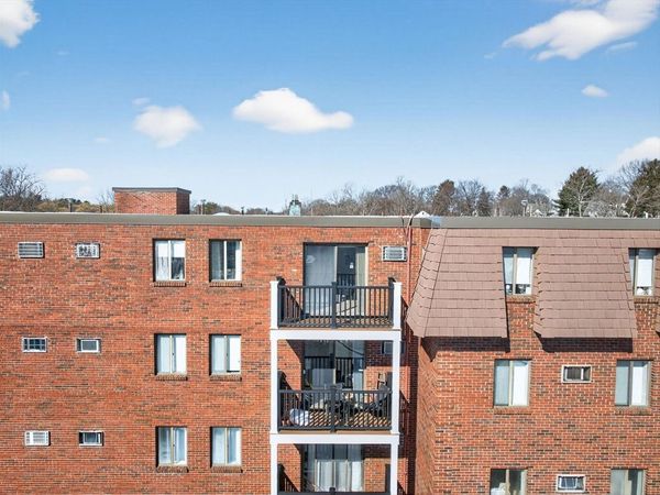 5 Washington St, Unit D4, Reading, MA 01867