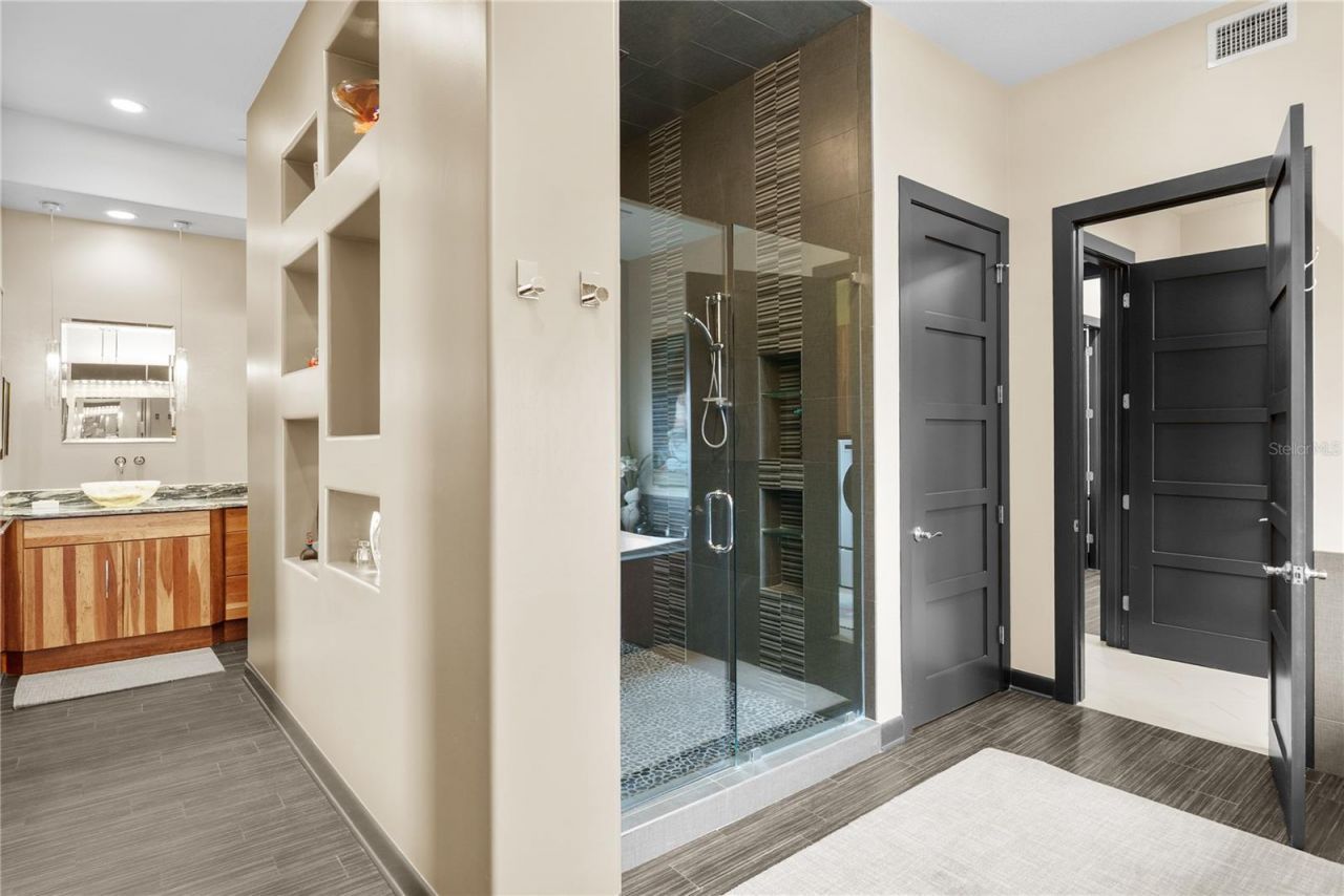 40 Bayview Court S, Unit 3, Saint Petersburg, FL 33711 Photo