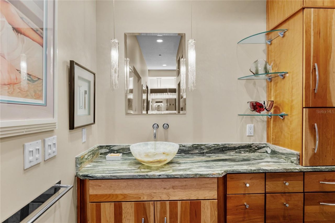 40 Bayview Court S, Unit 3, Saint Petersburg, FL 33711 Photo