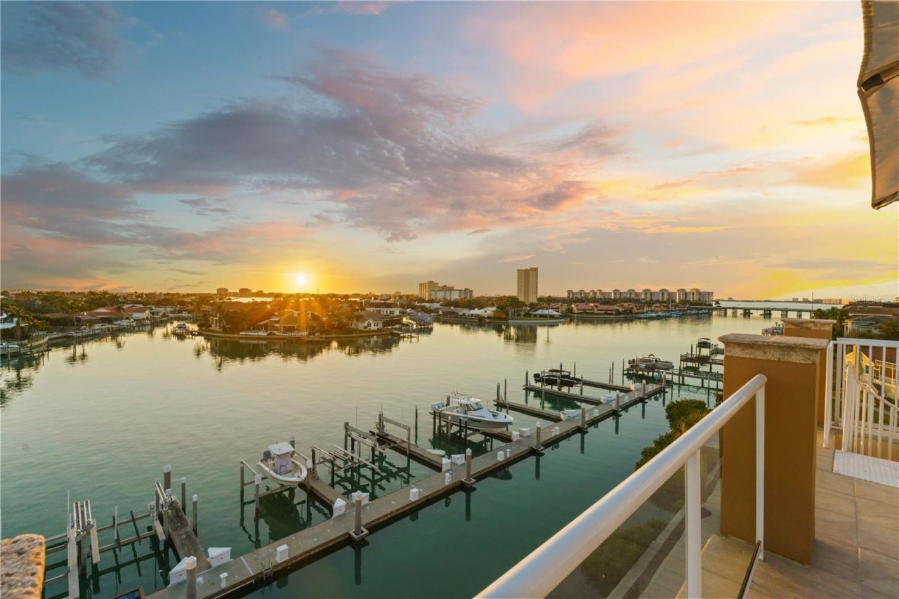 40 Bayview Court S, Unit 3, Saint Petersburg, FL 33711 Photo