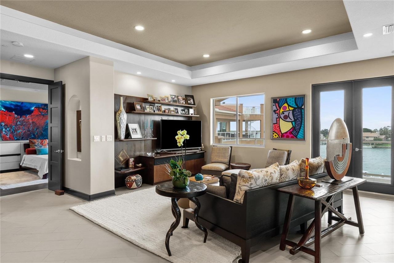 40 Bayview Court S, Unit 3, Saint Petersburg, FL 33711 Photo