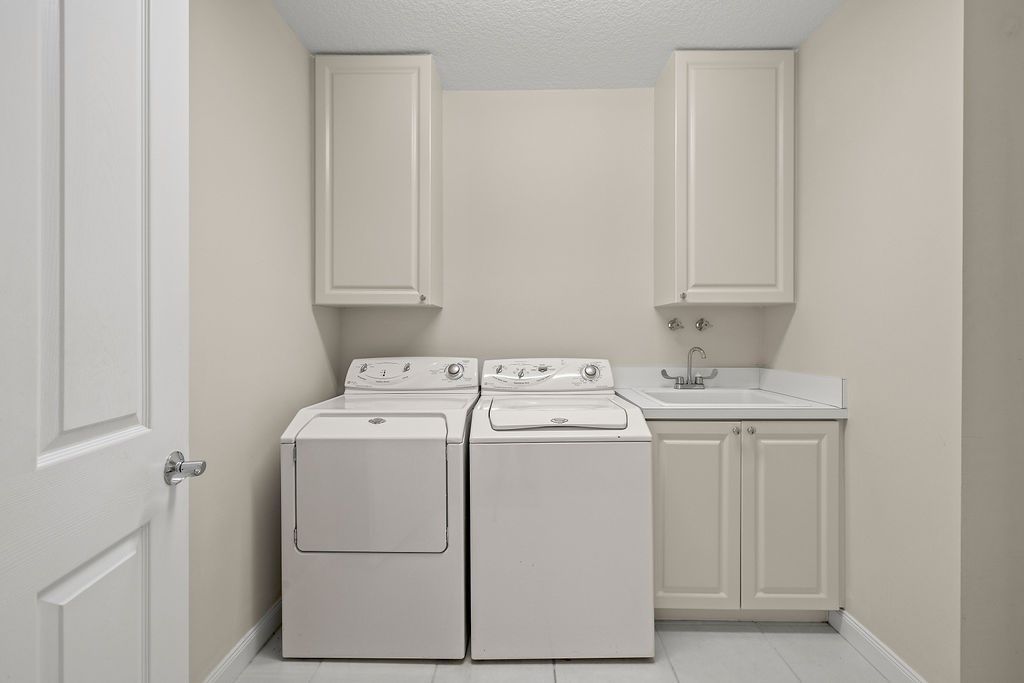 17 Harbour Isle Drive W, Unit 103, Fort Pierce, FL 34949 Photo