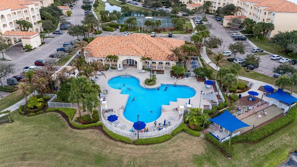 17 Harbour Isle Drive W, Unit 103, Fort Pierce, FL 34949 Photo