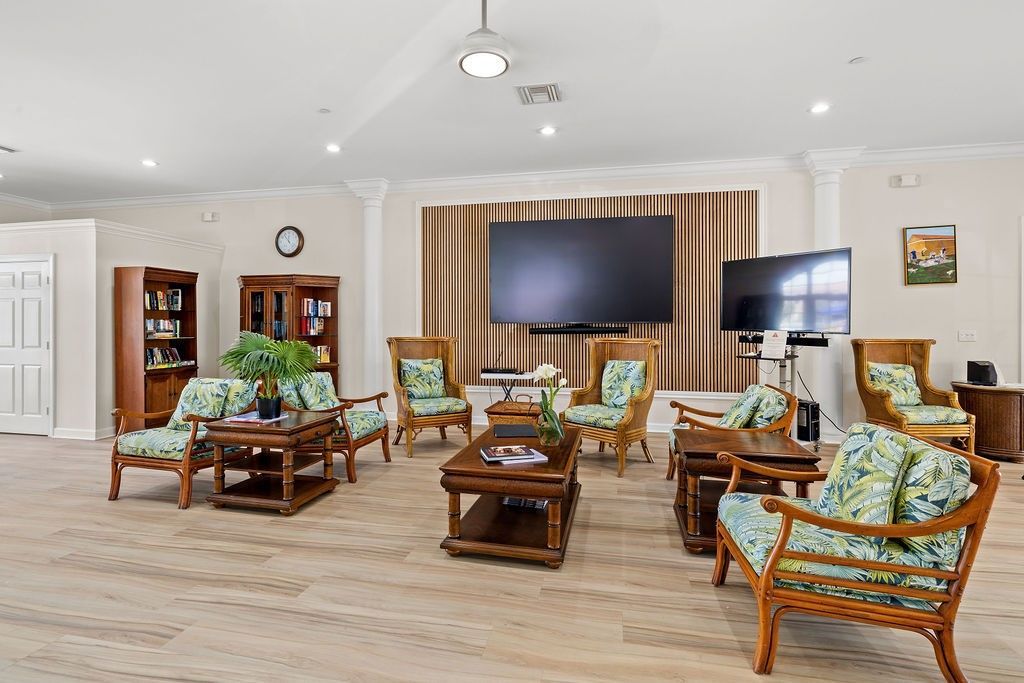 17 Harbour Isle Drive W, Unit 103, Fort Pierce, FL 34949 Photo