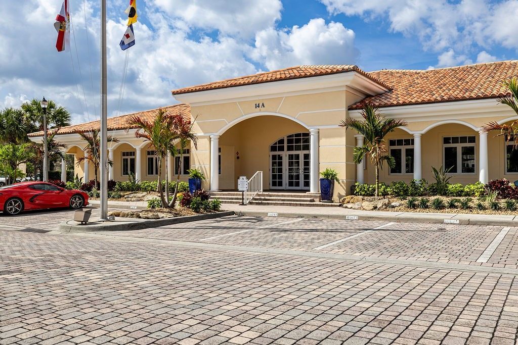 17 Harbour Isle Drive W, Unit 103, Fort Pierce, FL 34949 Photo