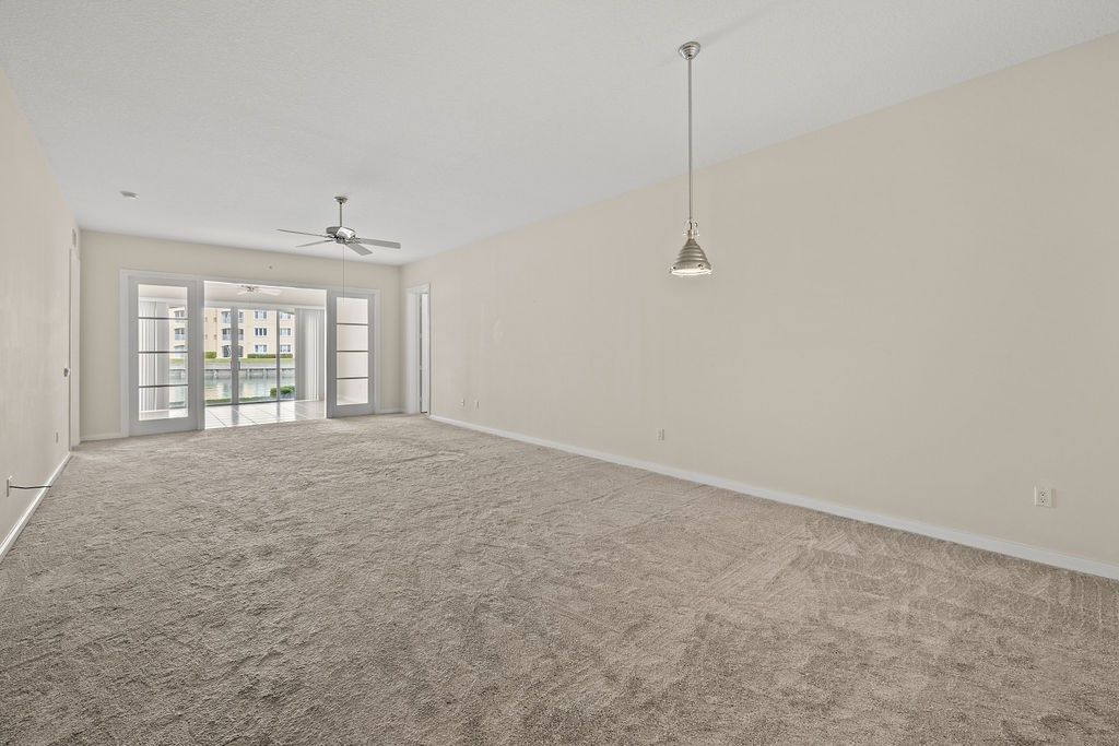 17 Harbour Isle Drive W, Unit 103, Fort Pierce, FL 34949 Photo