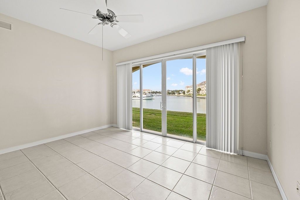 17 Harbour Isle Drive W, Unit 103, Fort Pierce, FL 34949 Photo