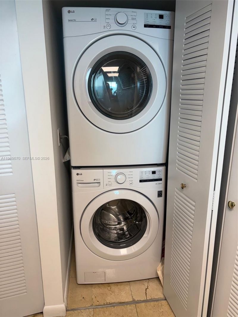 2101 Brickell Ave , Unit 1807, Miami, FL 33129 Photo