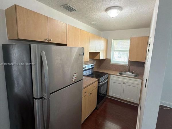 1621 NW 16th Ave , Unit 5, Miami, FL 33125