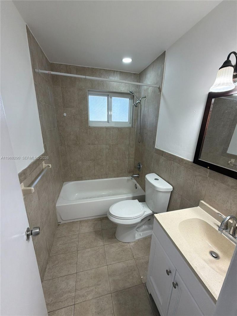 1621 NW 16th Ave, Unit 5, Miami, FL 33125 Photo