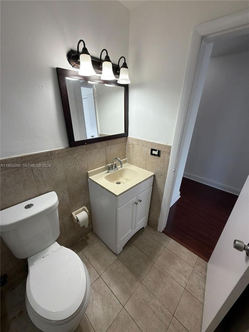 1621 NW 16th Ave, Unit 5, Miami, FL 33125 Photo