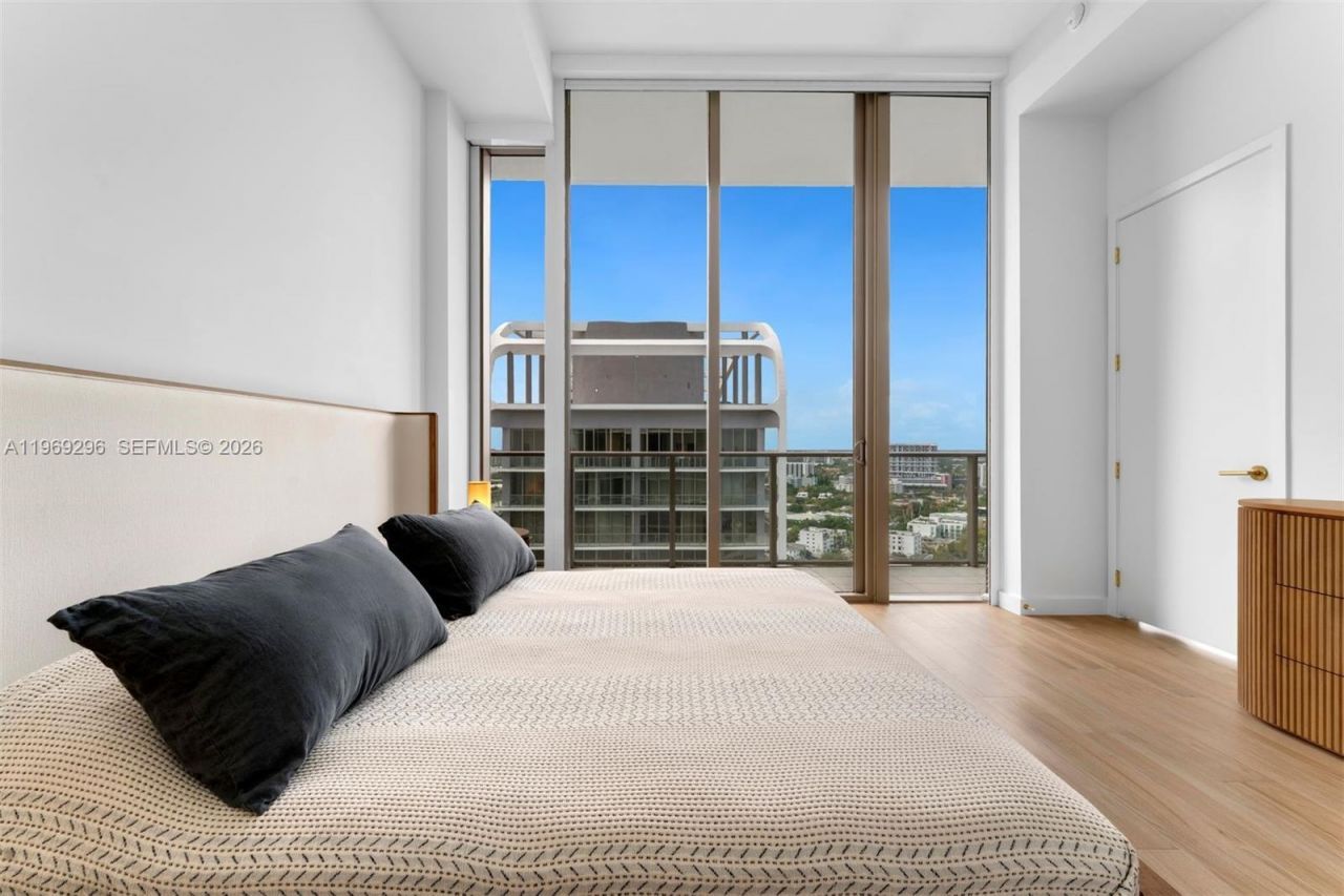 2655 S Bayshore Dr, Unit LPH 2012, Miami, FL 33133 Photo