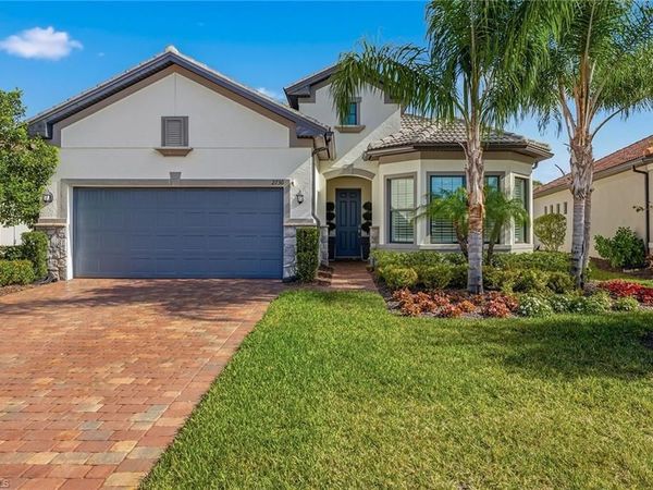 2730 Aviamar CIR, NAPLES, FL 34114
