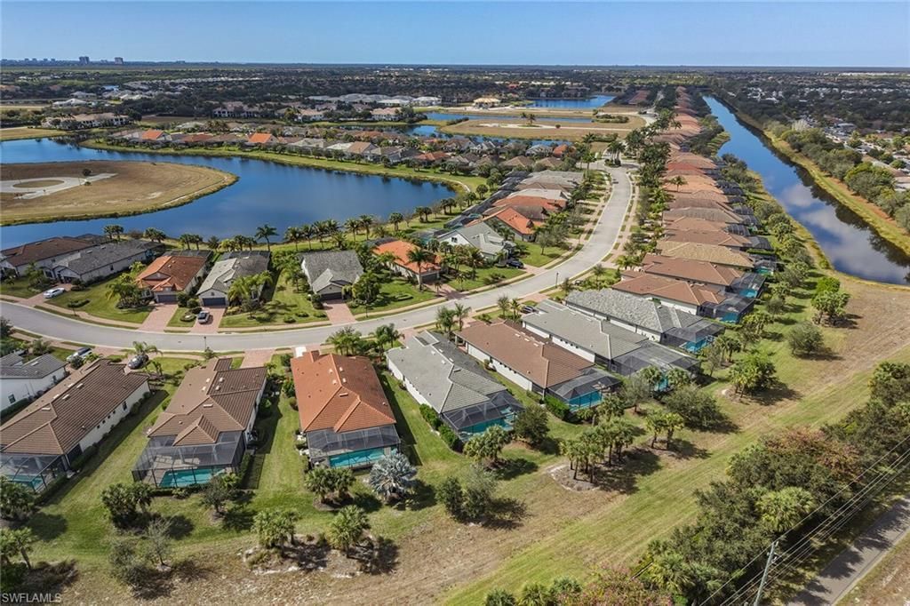 2730 Aviamar Cir, Naples, FL 34114 Photo