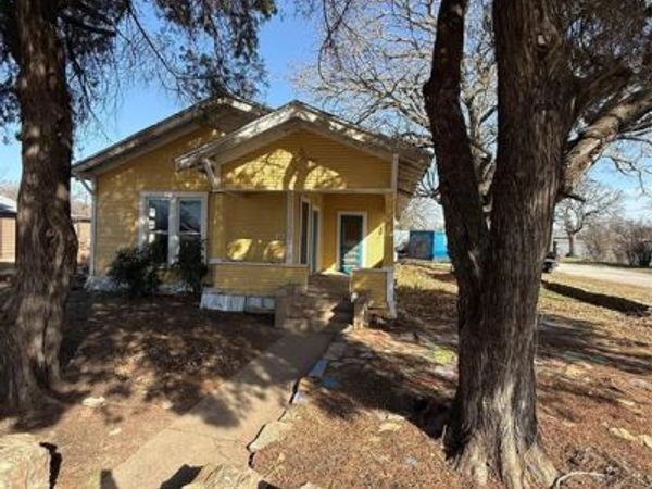 300 N Avenue D, Cross Plains, TX 76443