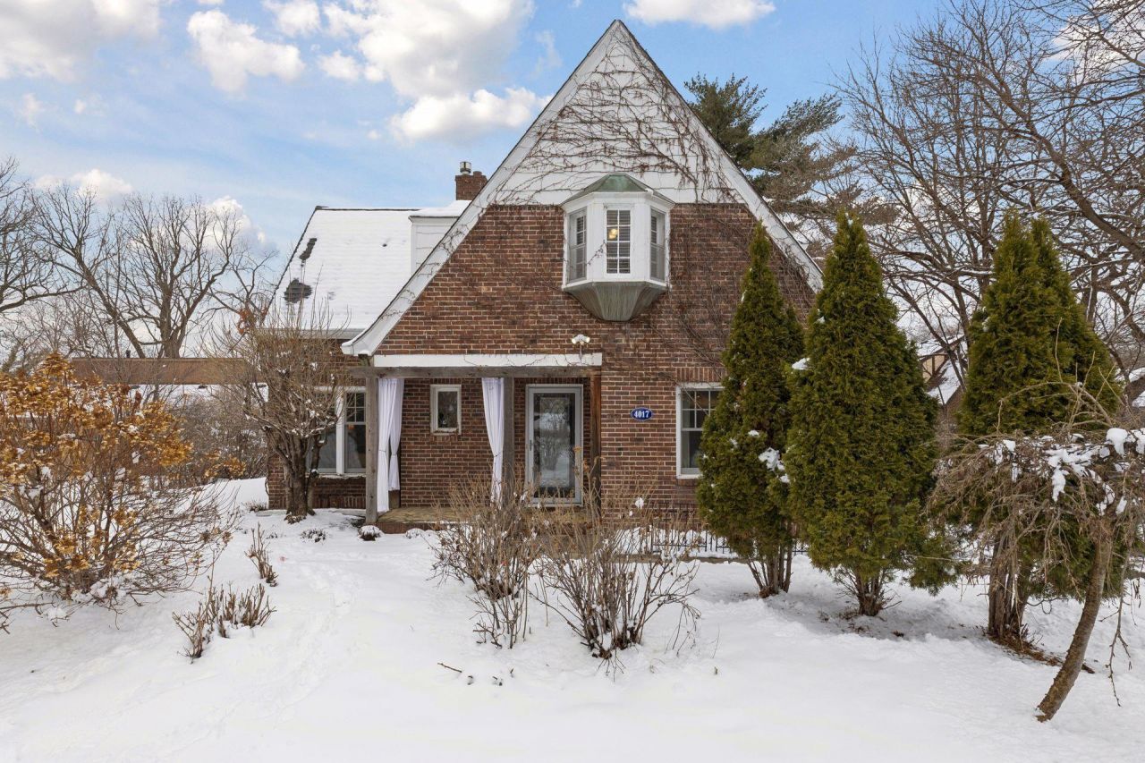 4017 Shoreline Drive, Robbinsdale, MN 55422 Main Photo