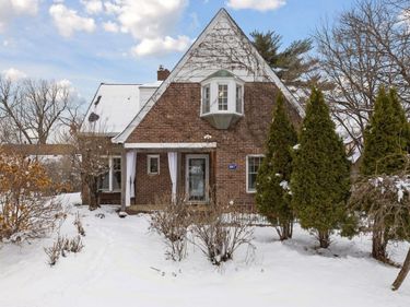 4017 Shoreline Drive, Robbinsdale, MN 55422