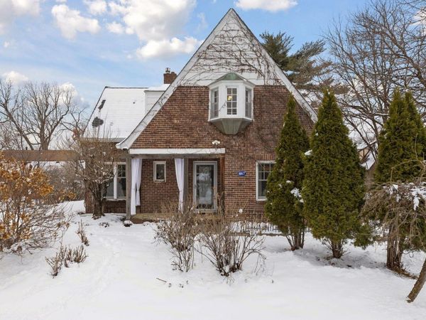 4017 Shoreline Drive, Robbinsdale, MN 55422