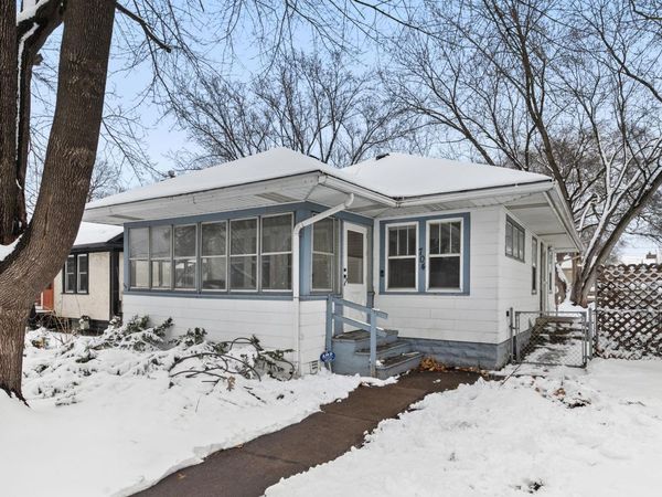 704 Lexington Parkway N, Saint Paul, MN 55104