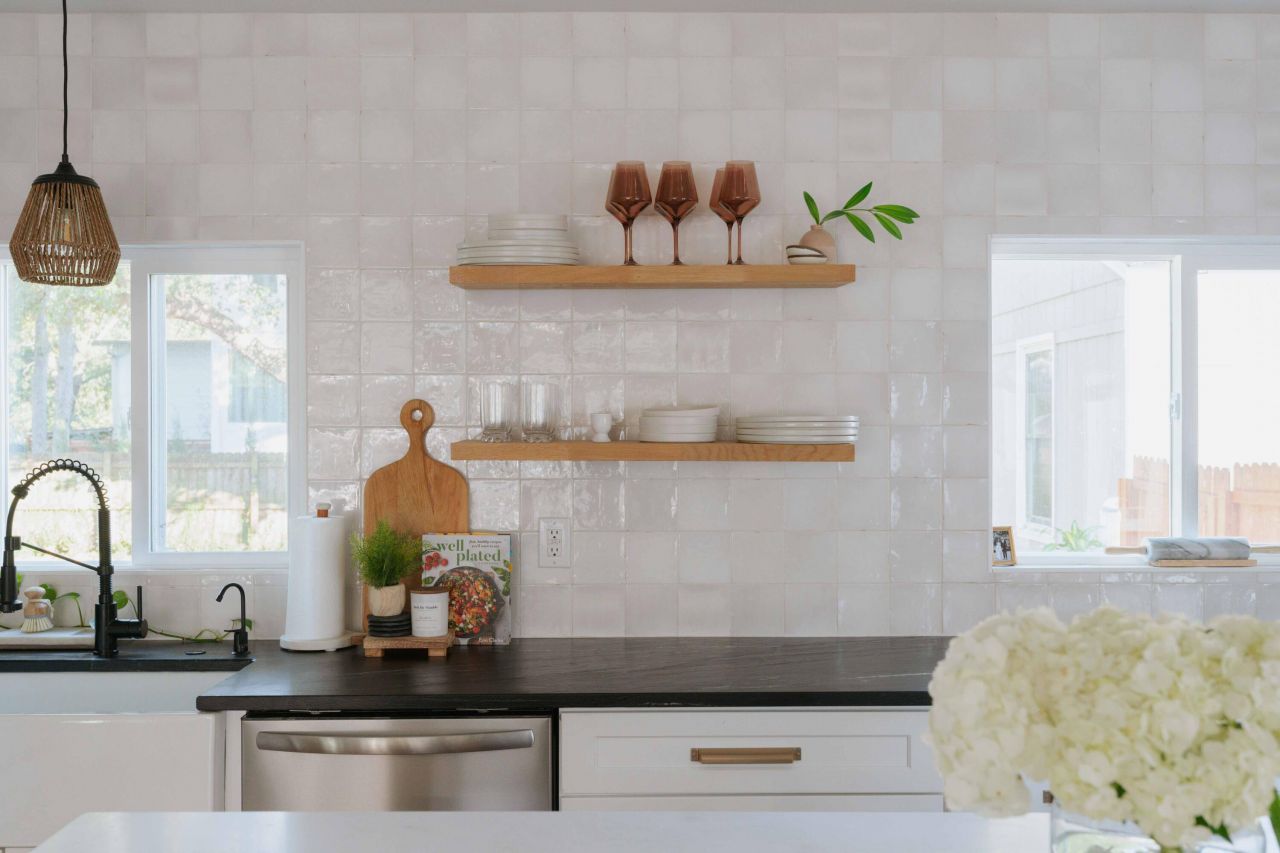 242 W Poplar Street Photo 10