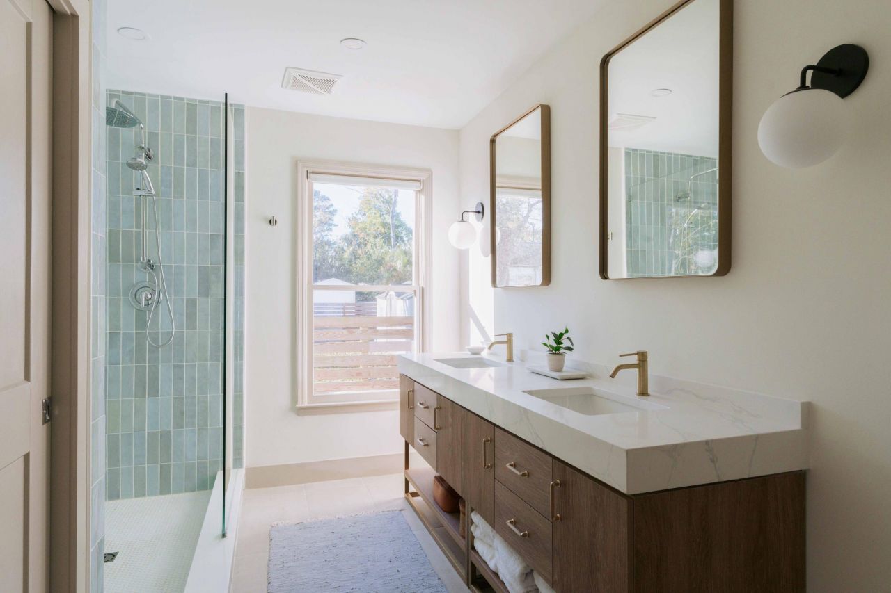 242 W Poplar Street Photo 17