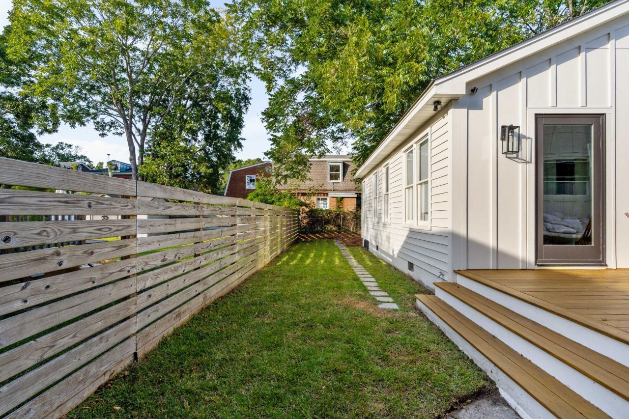 242 W Poplar Street Photo 27