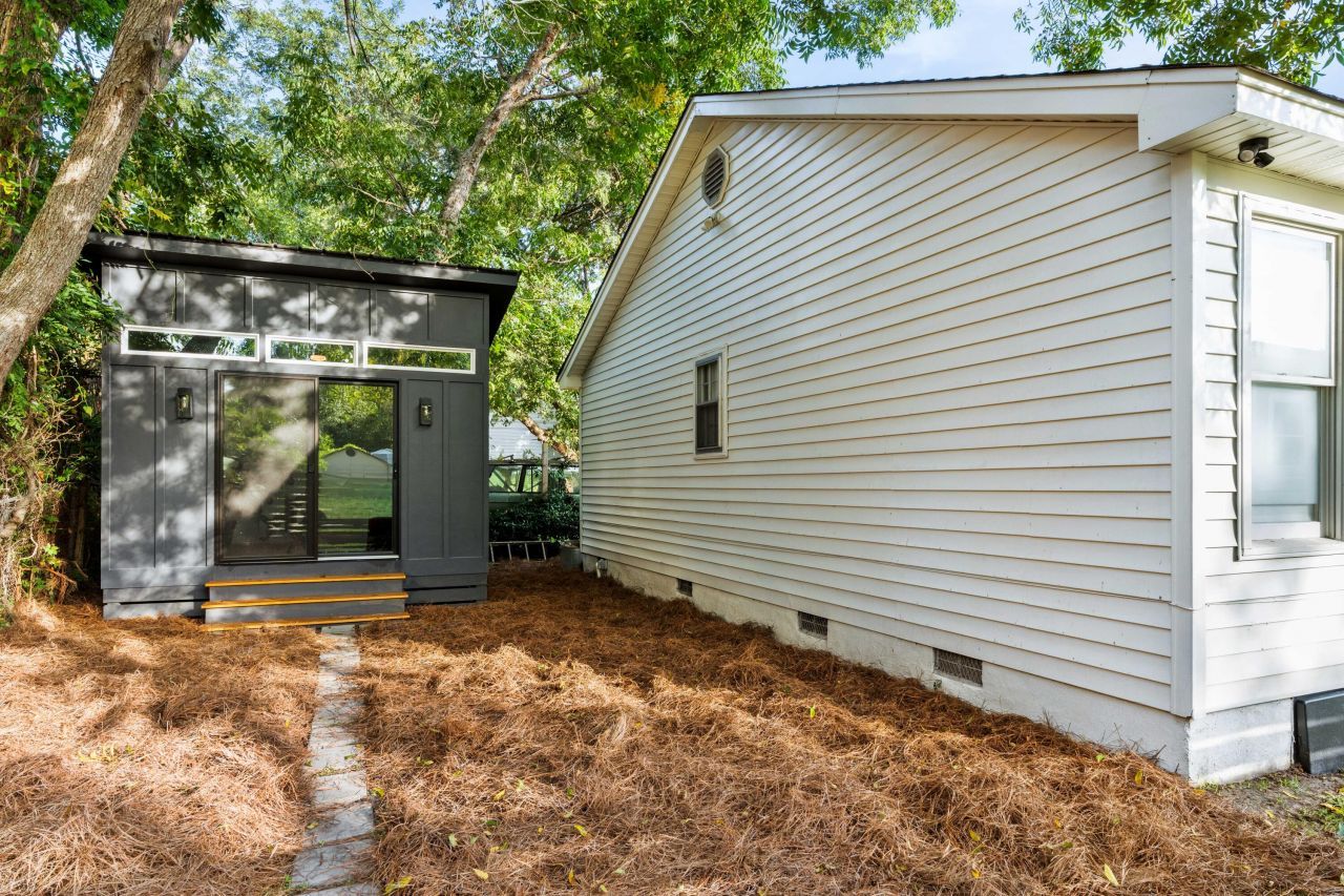 242 W Poplar Street Photo 28