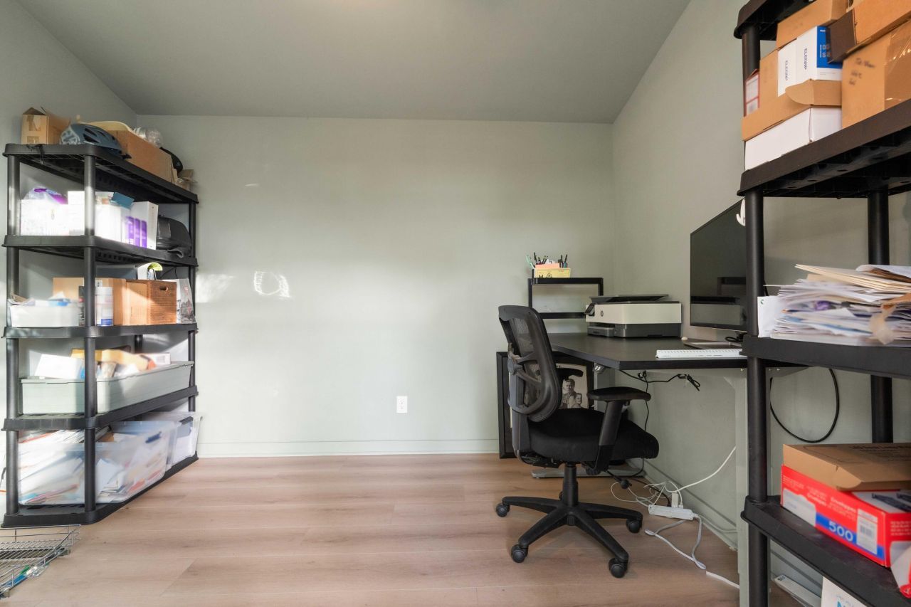 242 W Poplar Street Photo 30