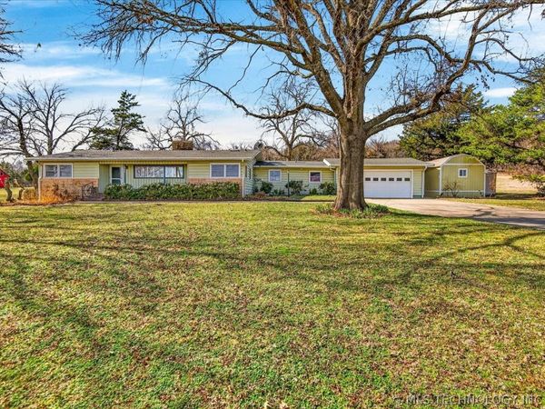 1905 Lynn Avenue , Pawhuska, OK 74056