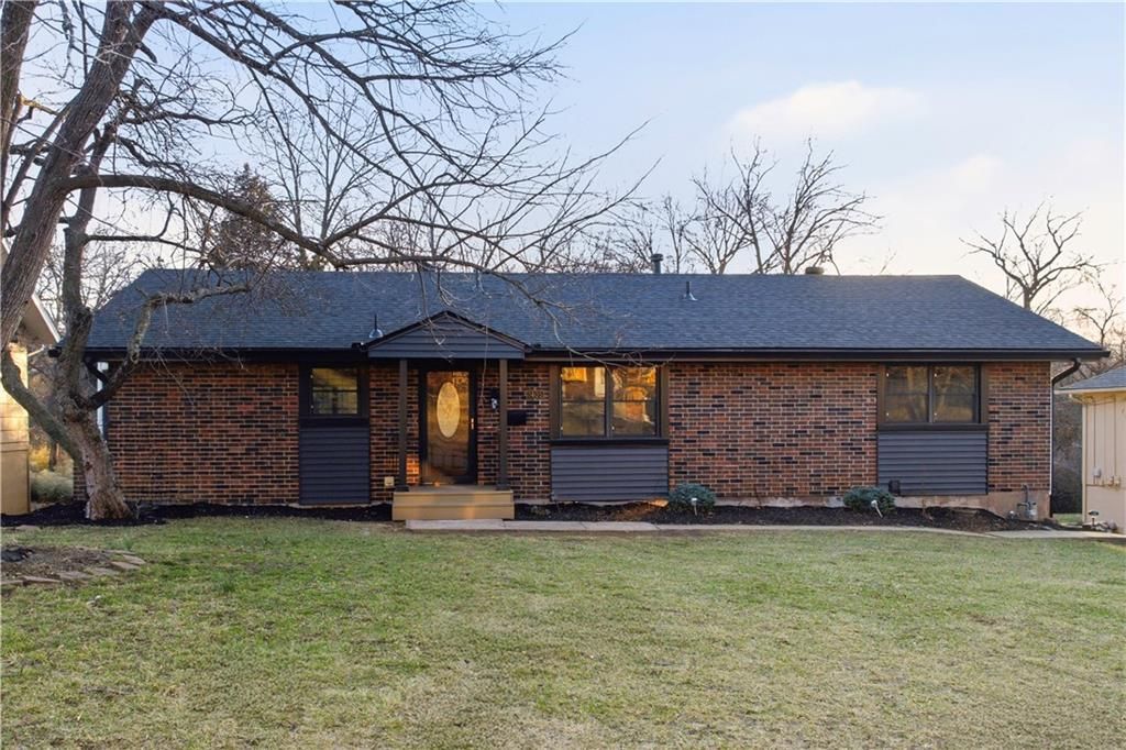 3405 Southern Hills Drive, Kansas City, MO 64137 Main Photo