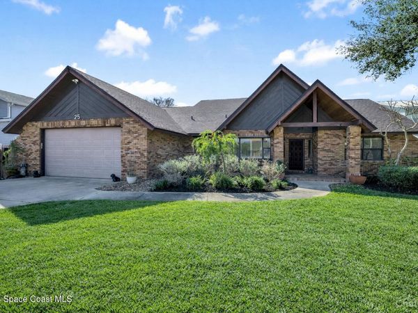 25 Greenwood Lane, Cocoa Beach, FL 32931