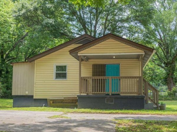 525 Baker Circle NW, Atlanta, GA 30318