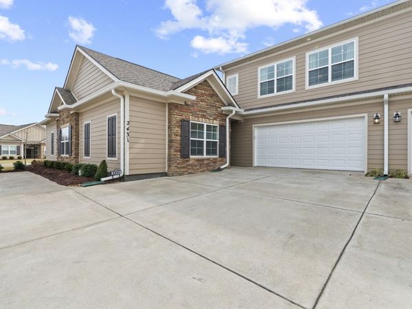 2431 Stonecenter Ln, Murfreesboro, TN 37128