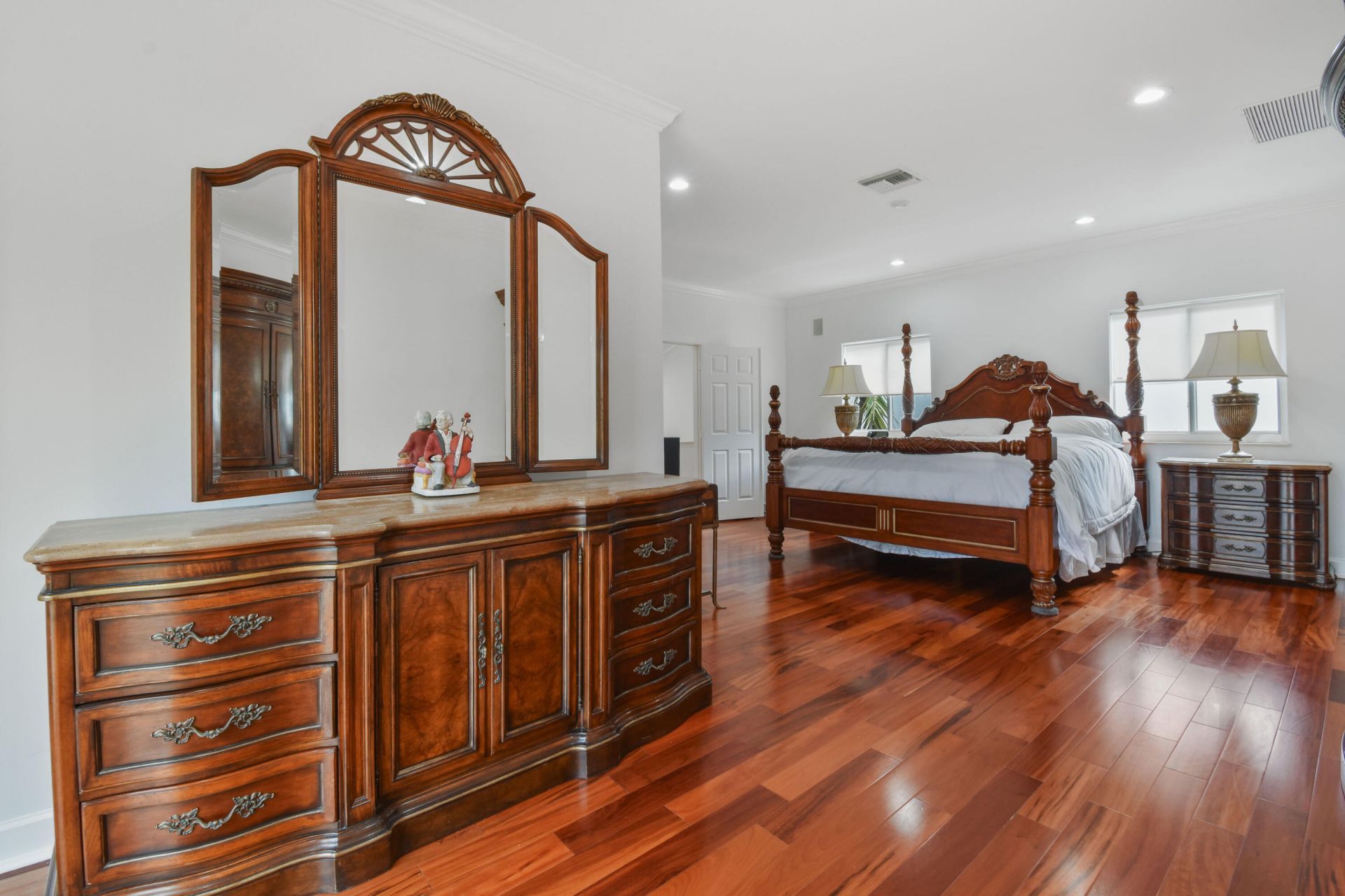 2801 Embassy Drive, West Palm Beach, FL 33401 Photo