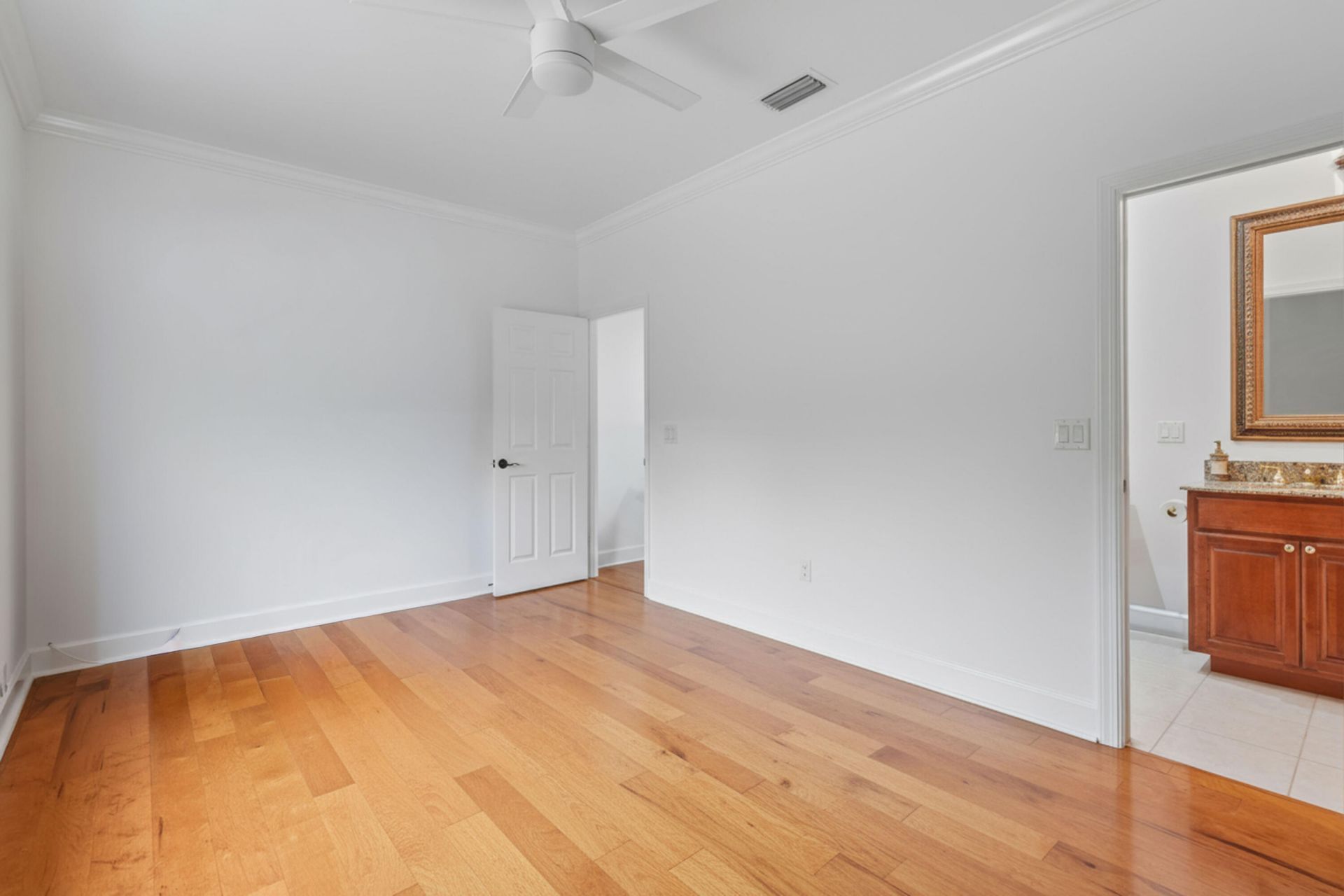 2801 Embassy Drive, West Palm Beach, FL 33401 Photo