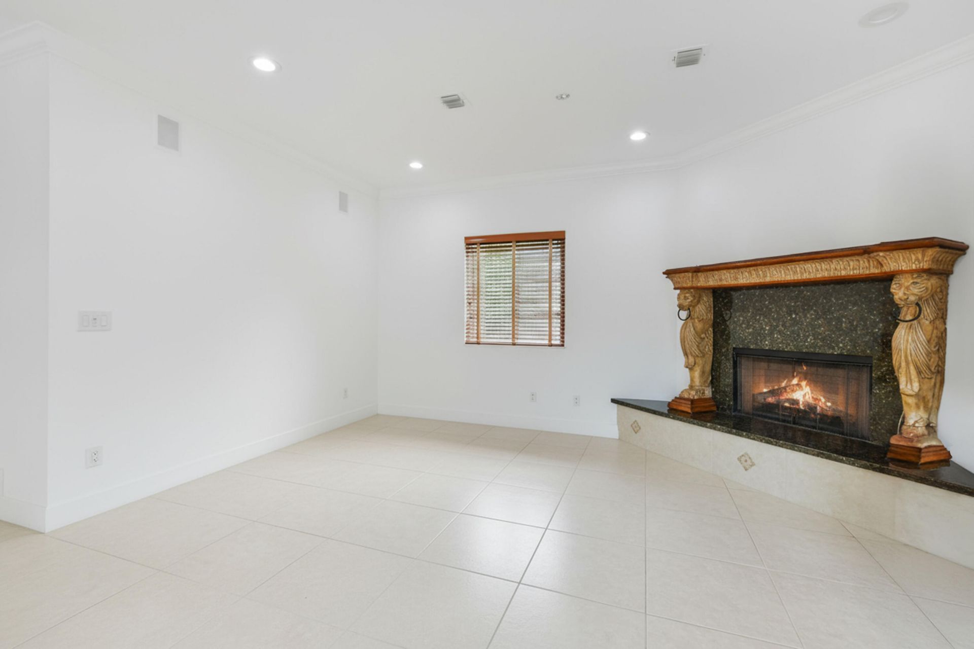 2801 Embassy Drive, West Palm Beach, FL 33401 Photo