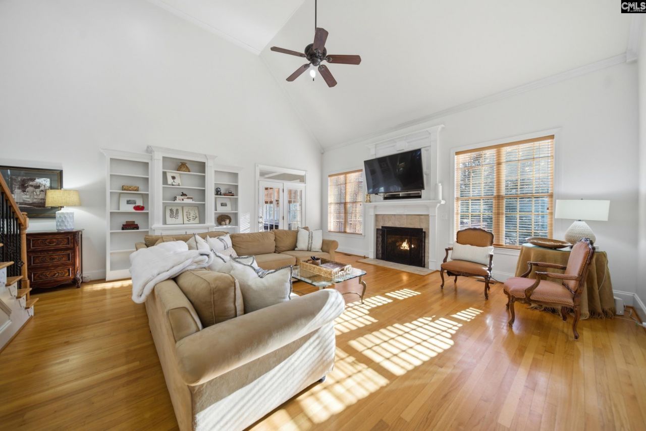 58 Silver Maple Court  Photo 4