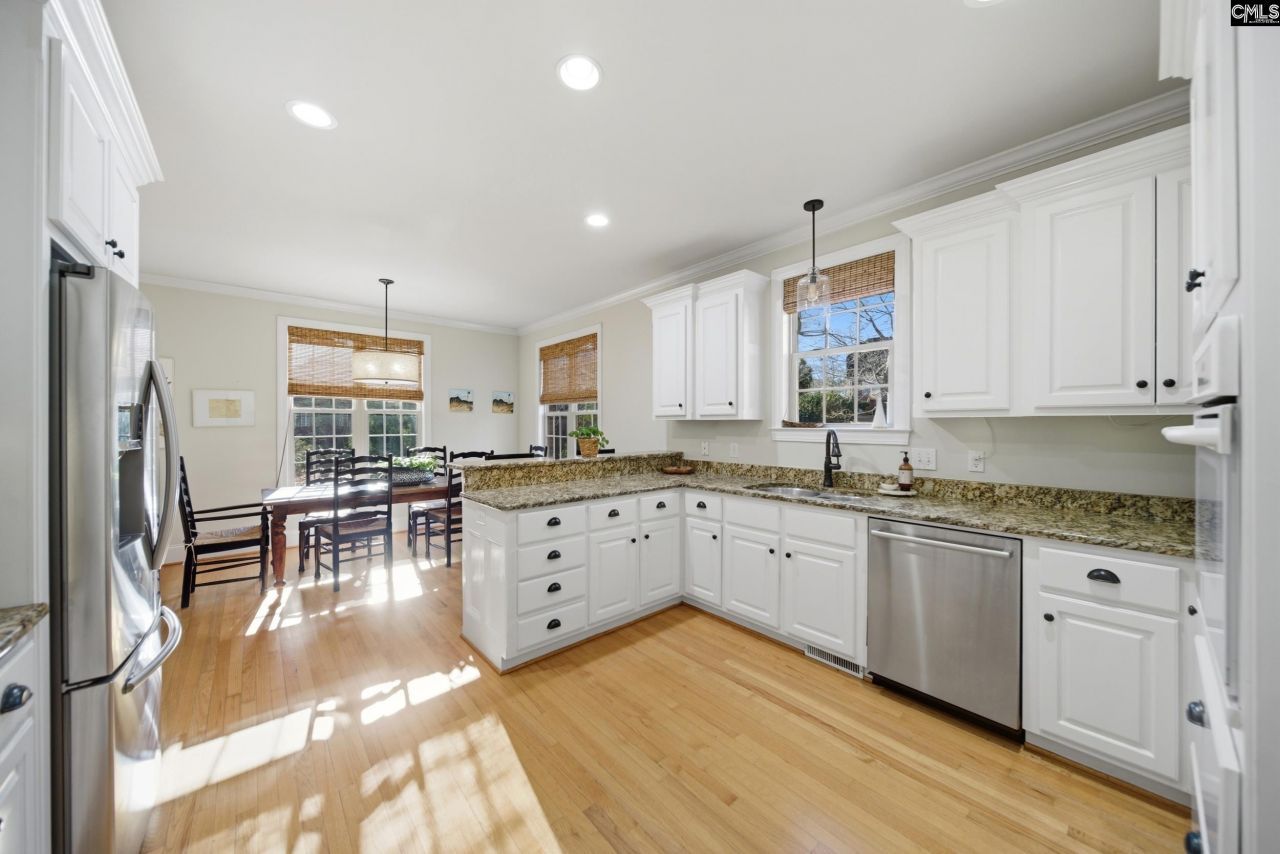 58 Silver Maple Court  Photo 9