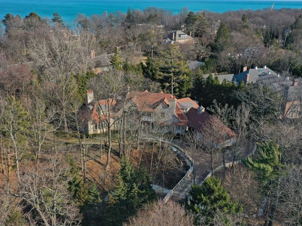 745 E Woodland Road, Lake Forest, IL 60045