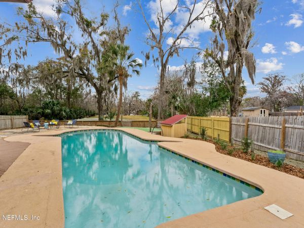 1900 LAKE SHORE Boulevard, Jacksonville, FL 32210