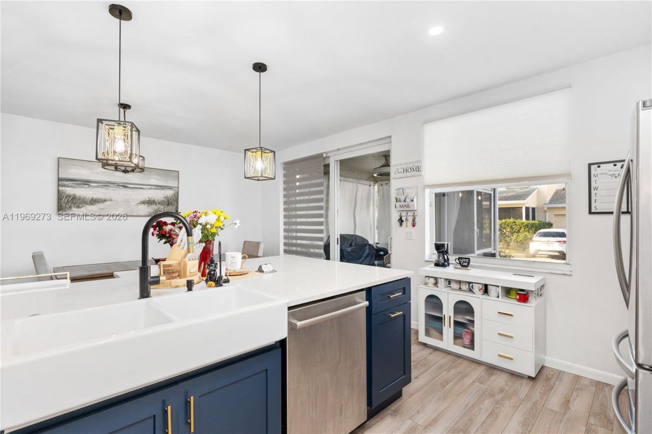 10930 Periwinkle Ln , Tamarac, FL 33321 Photo