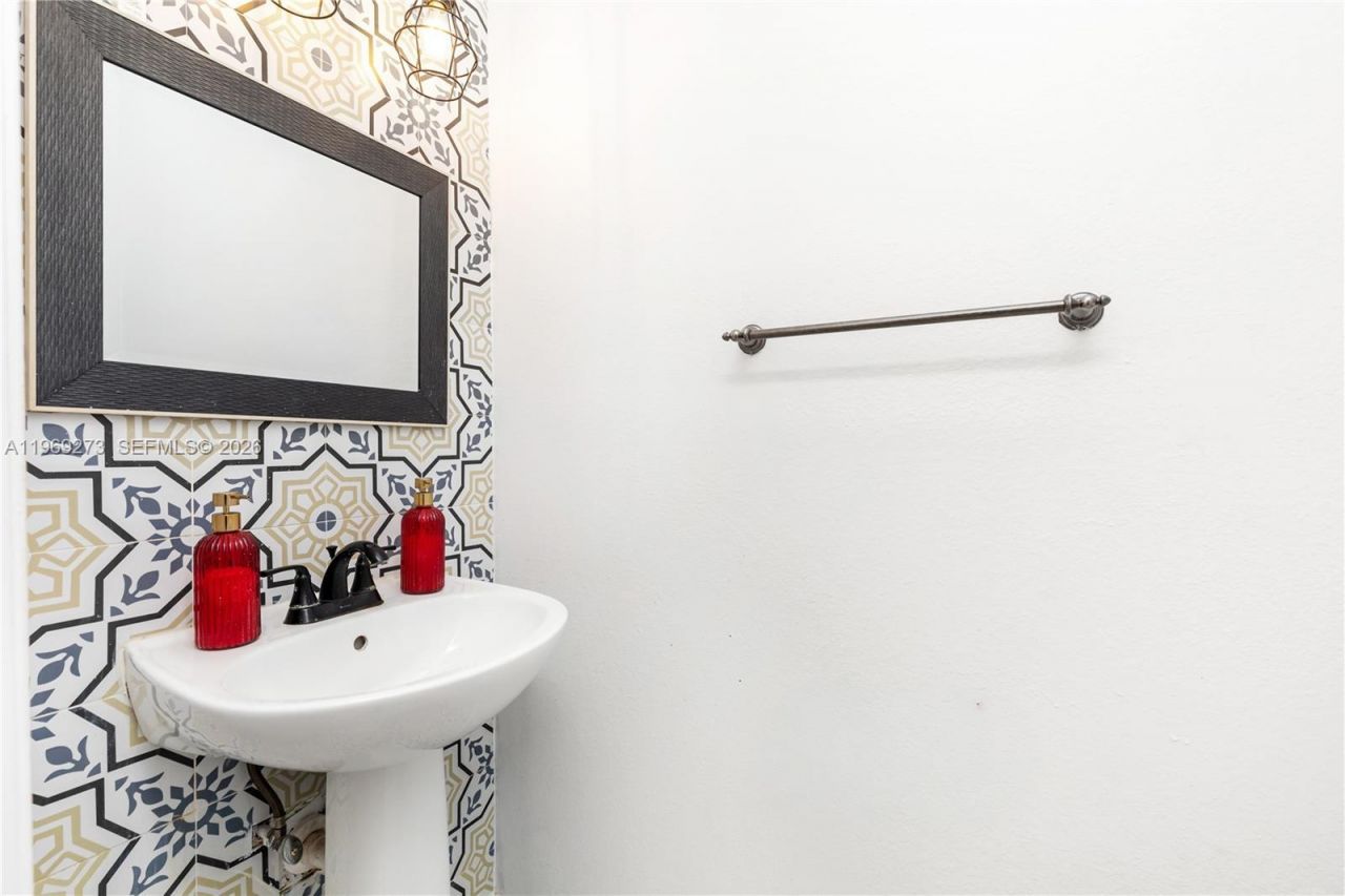 10930 Periwinkle Ln , Tamarac, FL 33321 Photo